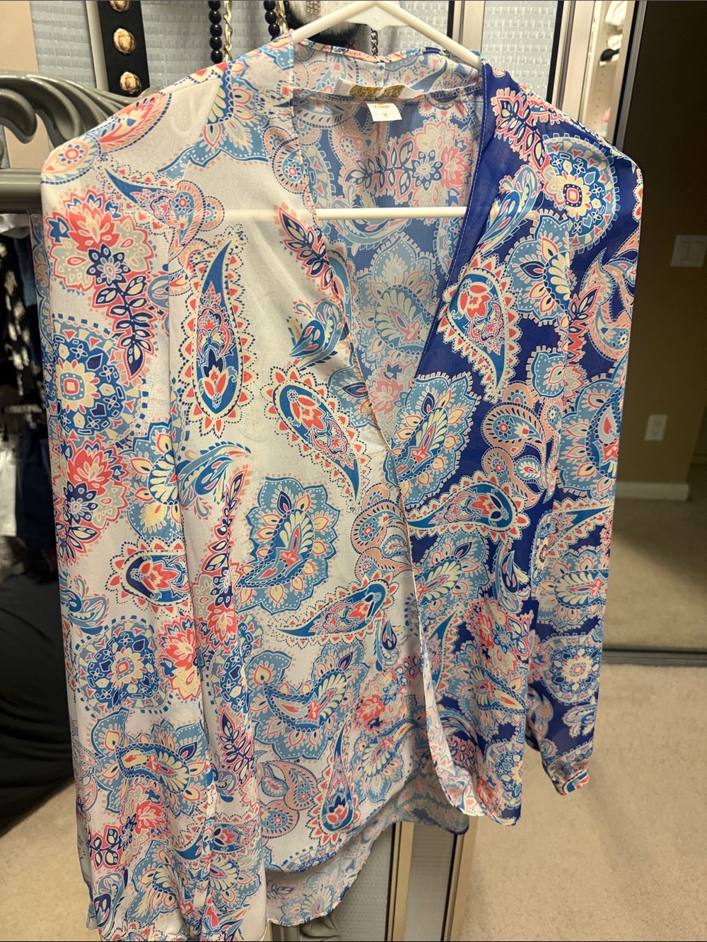 Bundle of 3 Floral Tops - Picture 6 of 11